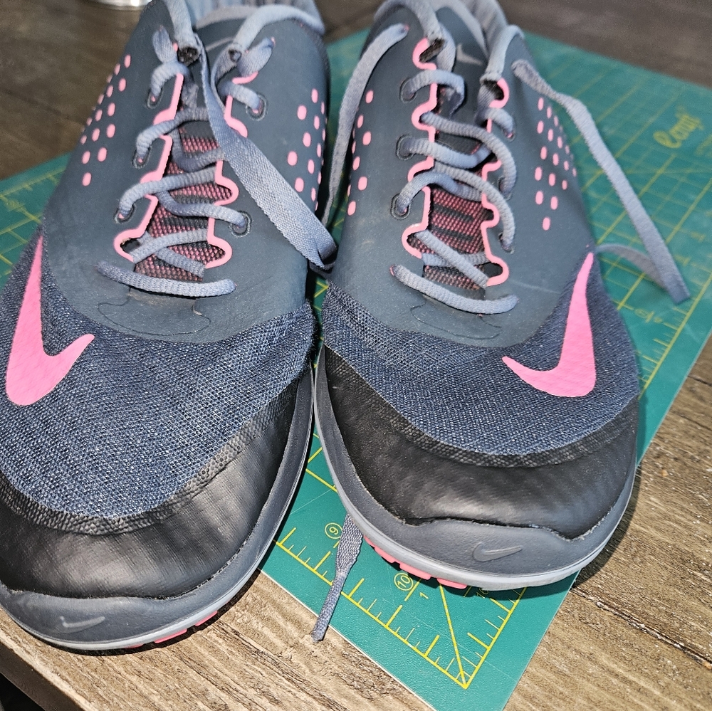 Womens nike size 10
